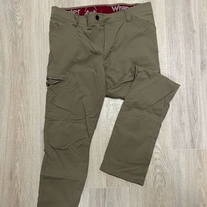 Men’s Wrangler light cargo pants